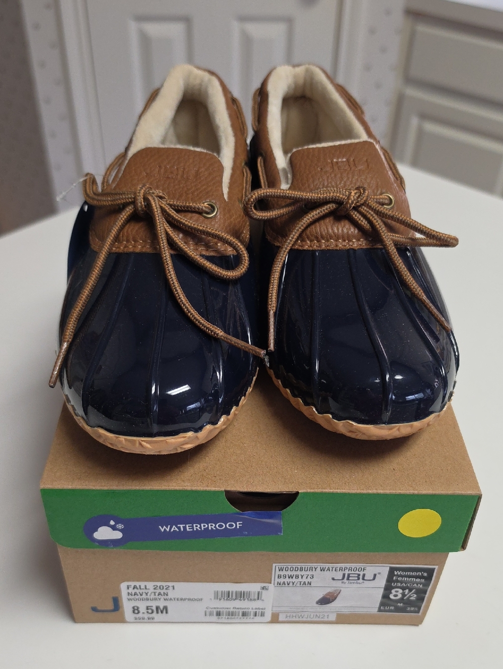 Brand New Womens JBU Navy and Brown Waterproof Duck Moccasins Size 8.5 Medium